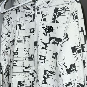 Mens Graphic North Face Hoodie Size medium